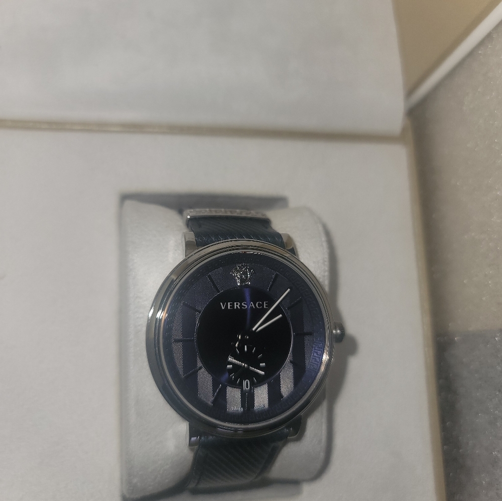 VERSACE WATCH... - Picture 5 of 11